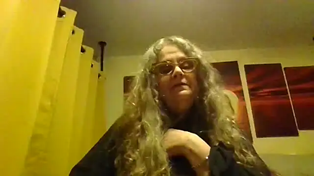 Snapshot of DestineeLoverGirl chatting on 19, 6, 2026 DestineeLoverGirl online show from 19, 6, 2026