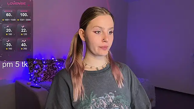 Chanel Gill online show from 2, 2, 2025