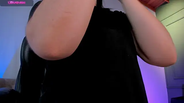 Snapshot of JennaOlsonX chatting on 5, 2, 2025 JennaOlsonX online show from 5, 2, 2025