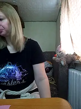 BustyBlond online show from 10, 4, 2026