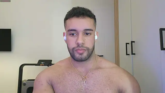 Snapshot of izaak_lover chatting on 3, 1, 2025 izaak lover online show from 3, 1, 2025