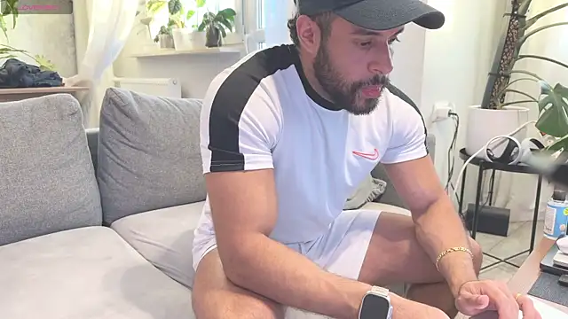 Snapshot of izaak_lover chatting on 5, 10, 2025 izaak lover online show from 5, 10, 2025