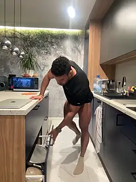 Snapshot of izaak_lover chatting on 28, 10, 2025 izaak lover online show from 28, 10, 2025