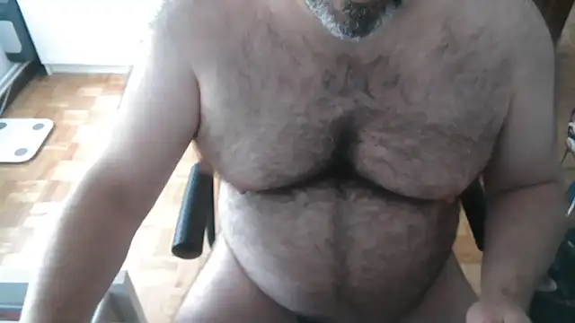 Snapshot of mikeyhotbear chatting on 28, 7, 2026 mikeyhotbear online show from 28, 7, 2026