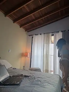 Snapshot of GabriSaenz chatting on 21, 10, 2025 GabriSaenz online show from 21, 10, 2025