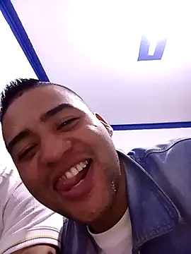 Snapshot of EISONREINA11 chatting on 26, 9, 2025 EISONREINA11 online show from 26, 9, 2025