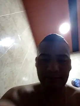 Snapshot of EISONREINA11 chatting on 27, 10, 2025 EISONREINA11 online show from 27, 10, 2025