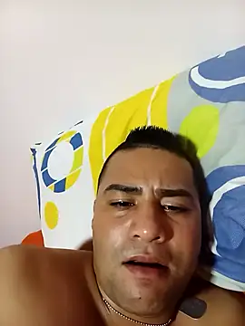 Snapshot of EISONREINA11 chatting on 11, 11, 2025 EISONREINA11 online show from 11, 11, 2025