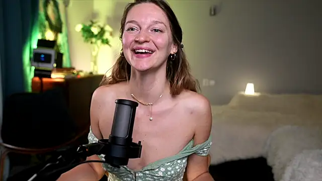 Snapshot of Special___ chatting on 11, 3, 2025 Special online show from 11, 3, 2025