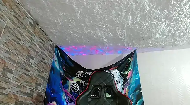 Snapshot of omar_alurba chatting on 1, 2, 2025 omar alurba online show from 1, 2, 2025