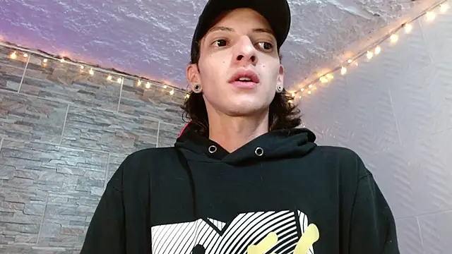 Snapshot of omar_alurba chatting on 13, 9, 2025 omar alurba online show from 13, 9, 2025