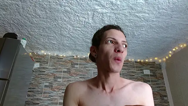 Snapshot of omar_alurba chatting on 17, 10, 2025 omar alurba online show from 17, 10, 2025