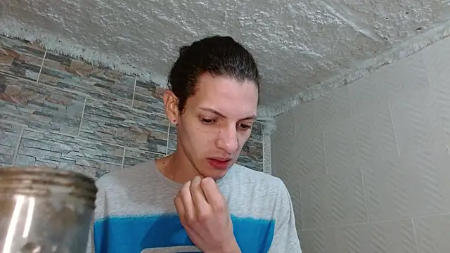 Snapshot of omar_alurba chatting on 28, 11, 2025 omar alurba online show from 28, 11, 2025