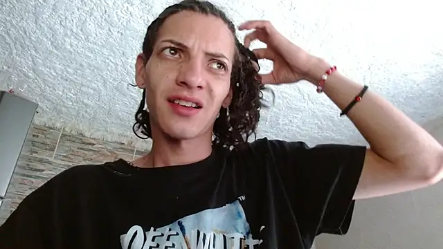 Snapshot of omar_alurba chatting on 6, 2, 2026 omar alurba online show from 6, 2, 2026