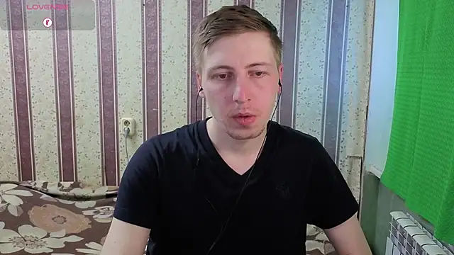 Snapshot of darienlarge chatting on 26, 6, 2026 darienlarge online show from 26, 6, 2026