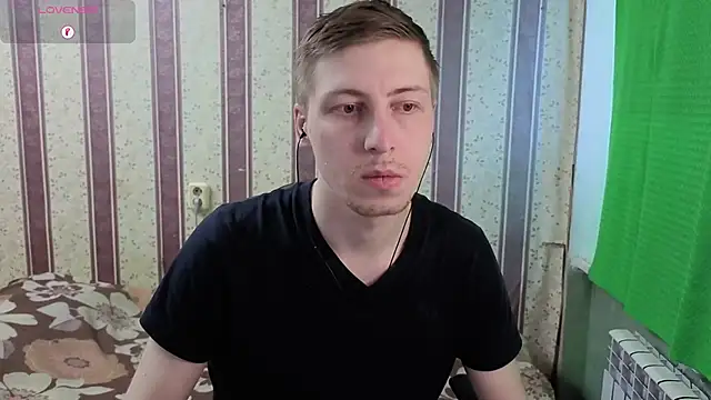 Snapshot of darienlarge chatting on 27, 6, 2026 darienlarge online show from 27, 6, 2026