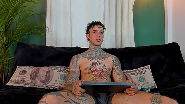 Snapshot of Aron_ford chatting on 1, 6, 2026 Aron ford online show from 1, 6, 2026
