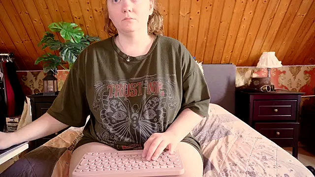 Snapshot of TessaWinter chatting on 17, 9, 2025 TessaWinter online show from 17, 9, 2025