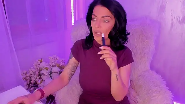 Snapshot of ElisaBaxter chatting on 30, 4, 2026 ElisaBaxter online show from 30, 4, 2026