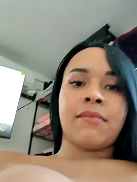 LindaGarcia22 online show from 15, 12, 2024