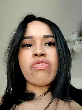 LindaGarcia22 online show from 12, 1, 2025