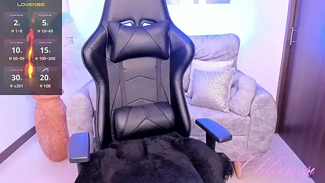 chloerossi online show from 16, 12, 2024