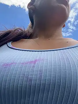 adila anich online show from 29, 9, 2025