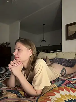 Snapshot of LeyaJohnson chatting on 15, 11, 2025 LeyaJohnson online show from 15, 11, 2025