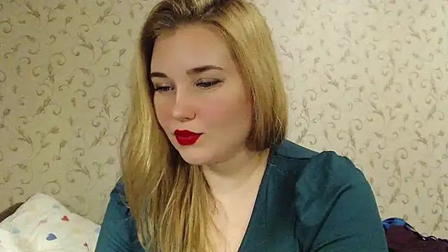 Snapshot of mmmPinUpGirl chatting on 9, 1, 2025 mmmPinUpGirl online show from 9, 1, 2025