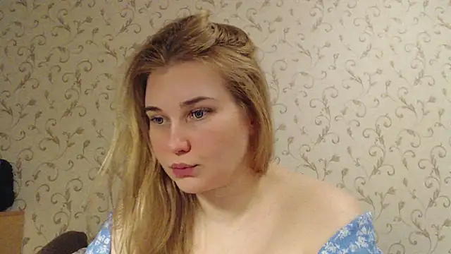 Snapshot of mmmPinUpGirl chatting on 7, 2, 2025 mmmPinUpGirl online show from 7, 2, 2025