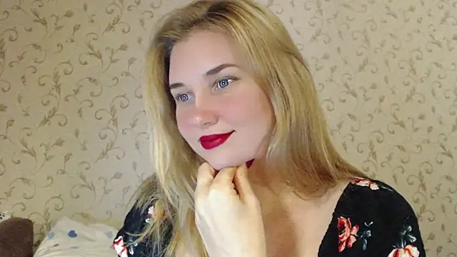 Snapshot of mmmPinUpGirl chatting on 9, 9, 2025 mmmPinUpGirl online show from 9, 9, 2025