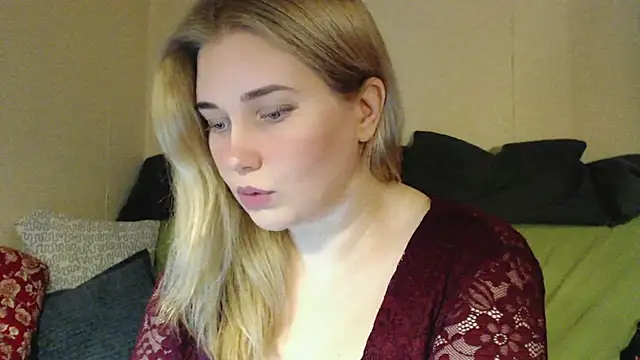 Snapshot of mmmPinUpGirl chatting on 1, 10, 2025 mmmPinUpGirl online show from 1, 10, 2025