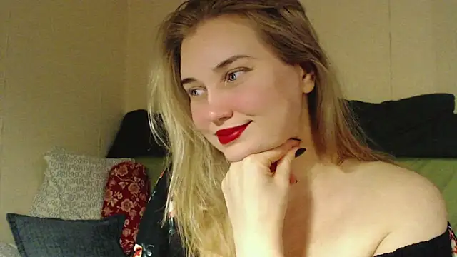 Snapshot of mmmPinUpGirl chatting on 3, 10, 2025 mmmPinUpGirl online show from 3, 10, 2025