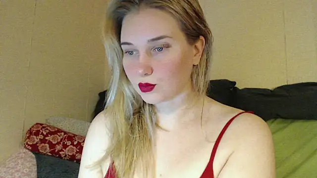 Snapshot of mmmPinUpGirl chatting on 18, 10, 2025 mmmPinUpGirl online show from 18, 10, 2025