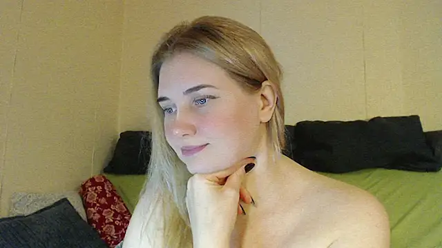 Snapshot of mmmPinUpGirl chatting on 29, 10, 2025 mmmPinUpGirl online show from 29, 10, 2025