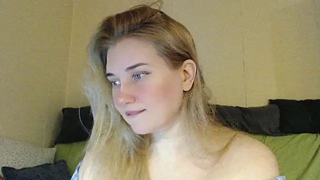 Snapshot of mmmPinUpGirl chatting on 21, 12, 2025 mmmPinUpGirl online show from 21, 12, 2025
