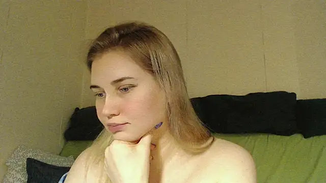 Snapshot of mmmPinUpGirl chatting on 10, 1, 2026 mmmPinUpGirl online show from 10, 1, 2026