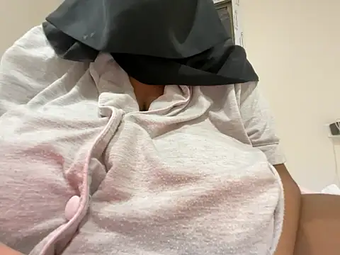 Submissive Arab online show from 6, 4, 2026