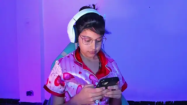 Snapshot of Little_Lisy chatting on 31, 10, 2025 Little Lisy online show from 31, 10, 2025