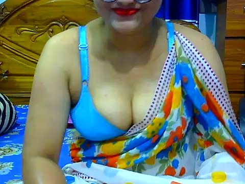 Snapshot of Daneldayna chatting on 9, 6, 2026 Daneldayna online show from 9, 6, 2026