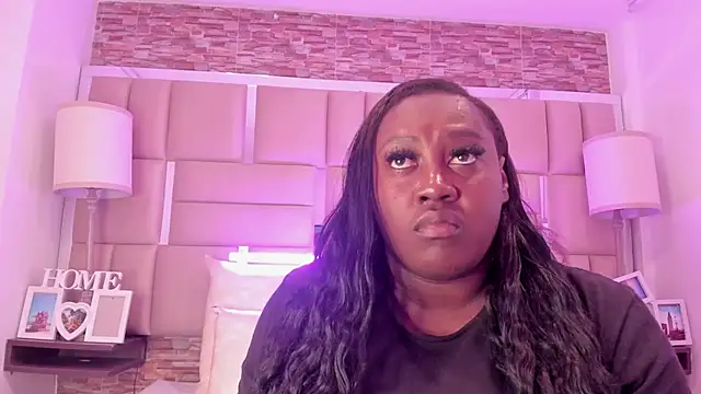 ShaniaBrownn online show from 27, 2, 2026