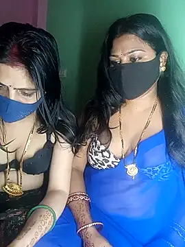 Snapshot of cutee__crazy chatting on 11, 10, 2025 cutee  crazy online show from 11, 10, 2025