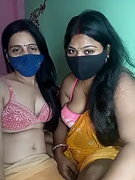 Snapshot of cutee__crazy chatting on 18, 10, 2025 cutee  crazy online show from 18, 10, 2025