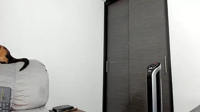 xspecialoomx online show from 13, 3, 2025