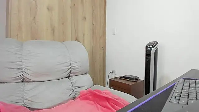 Snapshot of xspecialoomx chatting on 20, 3, 2026 xspecialoomx online show from 20, 3, 2026