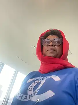 MSweetLindaParks online show from 16, 4, 2026