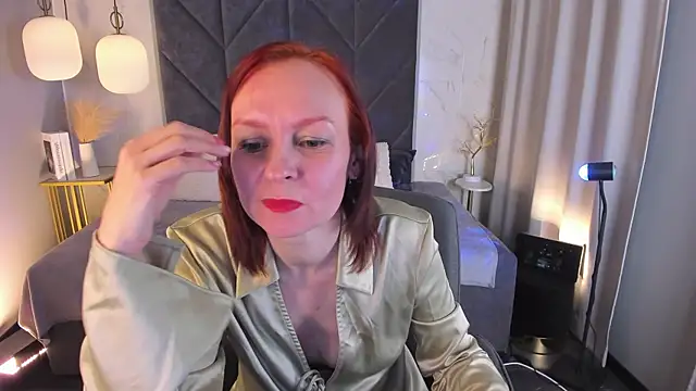 NikaGentle online show from 5, 4, 2026