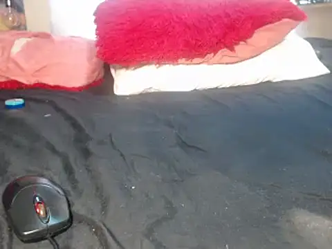 Snapshot of Misswhiteee chatting on 14, 2, 2025 Misswhiteee online show from 14, 2, 2025