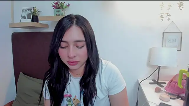Snapshot of isabella_jade chatting on 11, 1, 2025 isabella jade online show from 11, 1, 2025