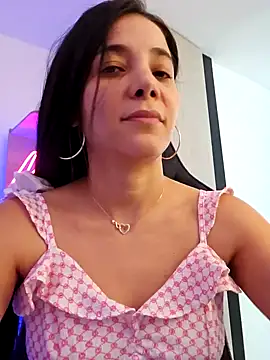 Snapshot of miaeyes chatting on 8, 1, 2025 miaeyes online show from 8, 1, 2025